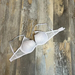 Victoria's Secret Beige Lace Plunge Bra Size 32DD